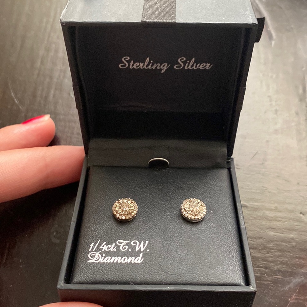 1.4 diamond studs